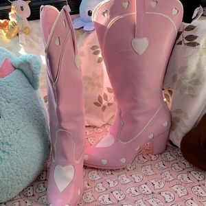 NWOT YRU Space Cowgirl Boots Pink/White Discontinued Color